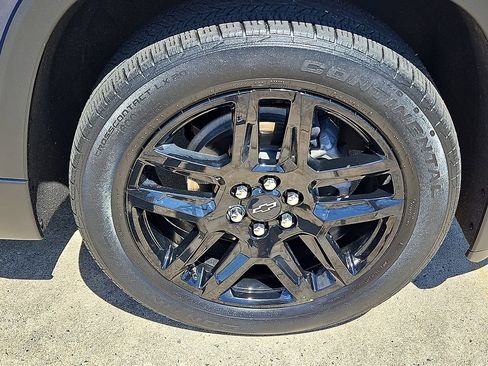 Certified 2023 Chevrolet Traverse LT FWD image 11