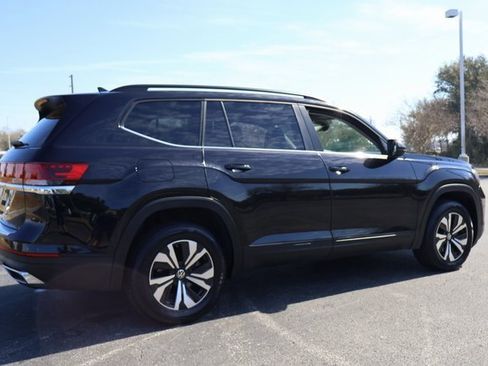 Certified 2024 Volkswagen Atlas SE image 7