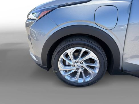 New 2027 Chevrolet Bolt LT FWD image 9