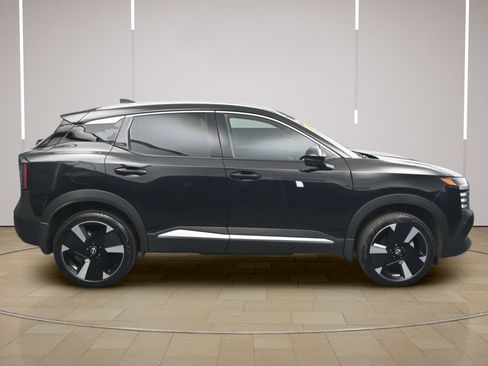 Certified 2026 Nissan Kicks SR w/ SR Premium Package FWD image 8