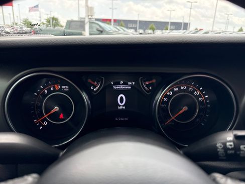 Used 2022 Jeep Wrangler Unlimited Sport AWD/4WD image 19