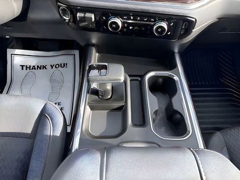 Used 2025 GMC Sierra 1500 Elevation image 18