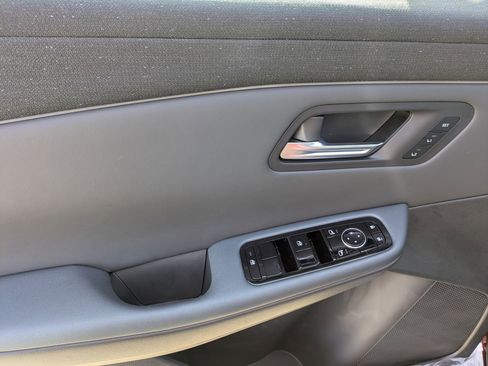 New 2026 Nissan Leaf Platinum+ image 13