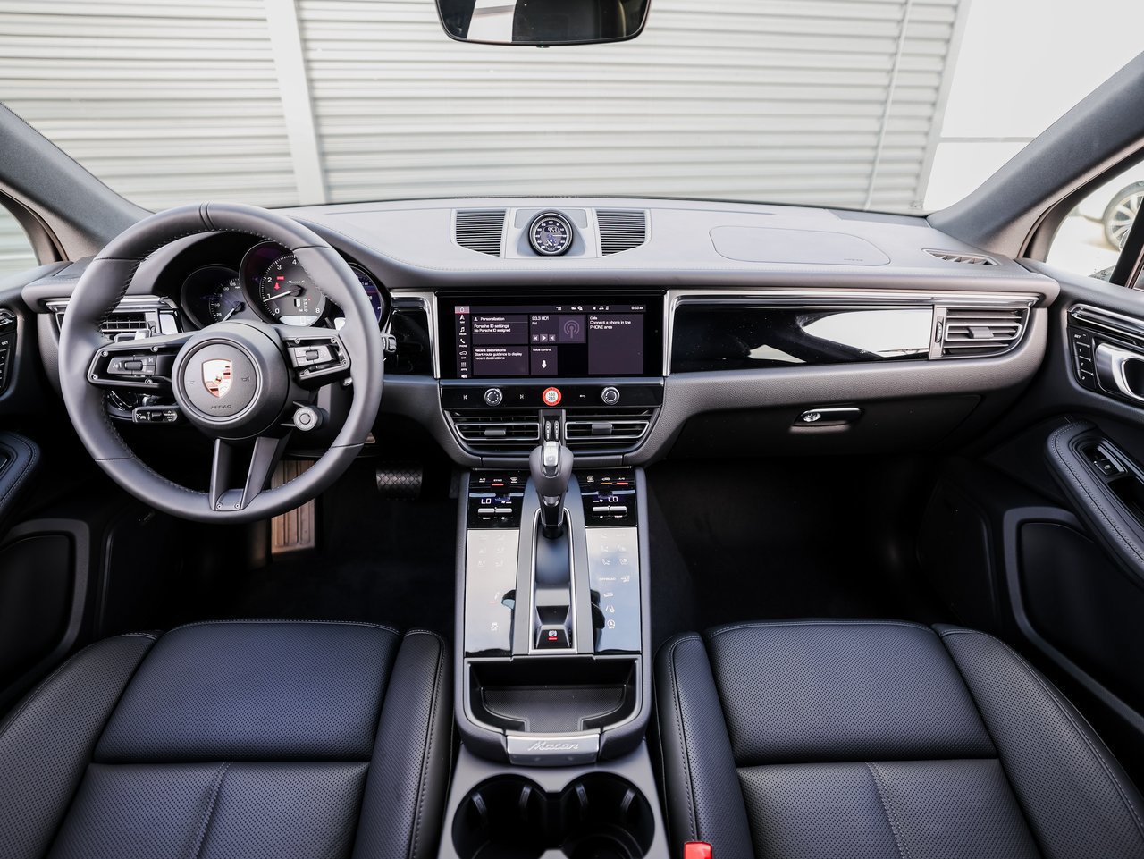 Certified 2026 Porsche Macan Turbo AWD/4WD image 24