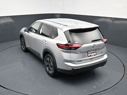 Used 2024 Nissan Rogue SV FWD image 42