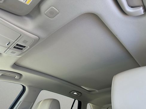 Used 2020 Buick Envision Essence w/ Experience Buick Package image 24