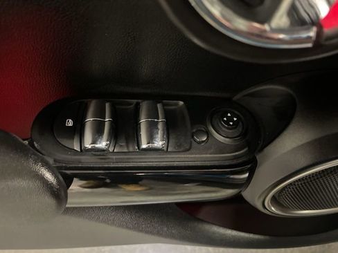 Used 2015 MINI Cooper S image 13