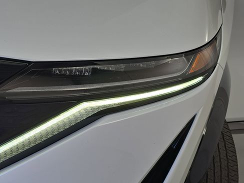 Certified 2023 Nissan Ariya FWD image 32