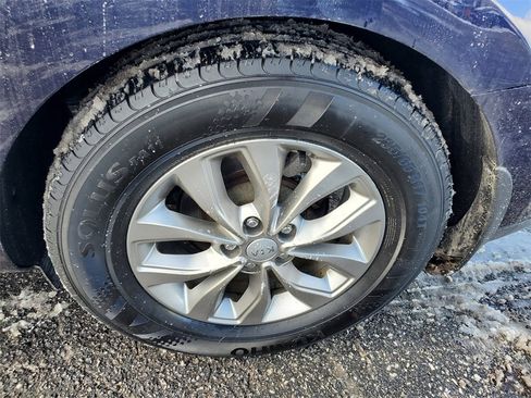 Used 2019 Kia Sedona LX image 31