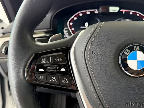 Used 2023 BMW 540i w/ Premium Package image 24