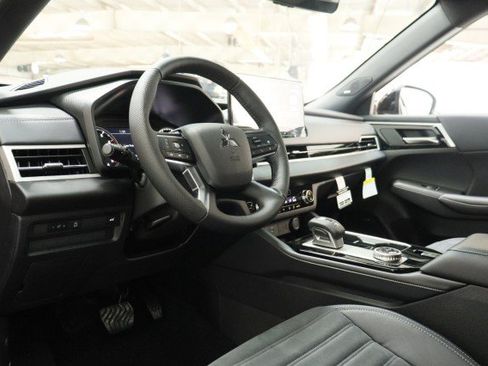 New 2026 Mitsubishi Outlander AWD image 5