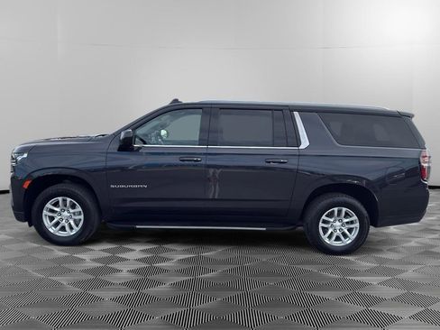 Used 2024 Chevrolet Suburban LT image 4