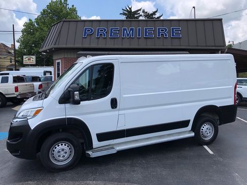 Used 2025 RAM ProMaster 2500 w/ U-Haul Equipment Group FWD image 2