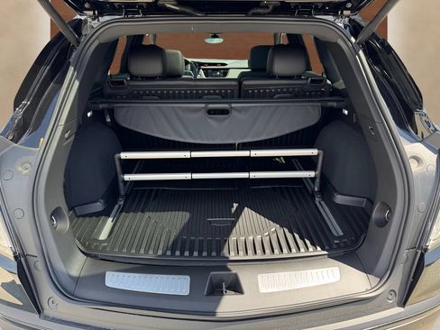 New 2026 Cadillac XT5 Sportv w/ LPO, Onyx Lite Package AWD/4WD image 8