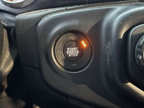 Used 2021 Jeep Wrangler Unlimited Sahara image 21