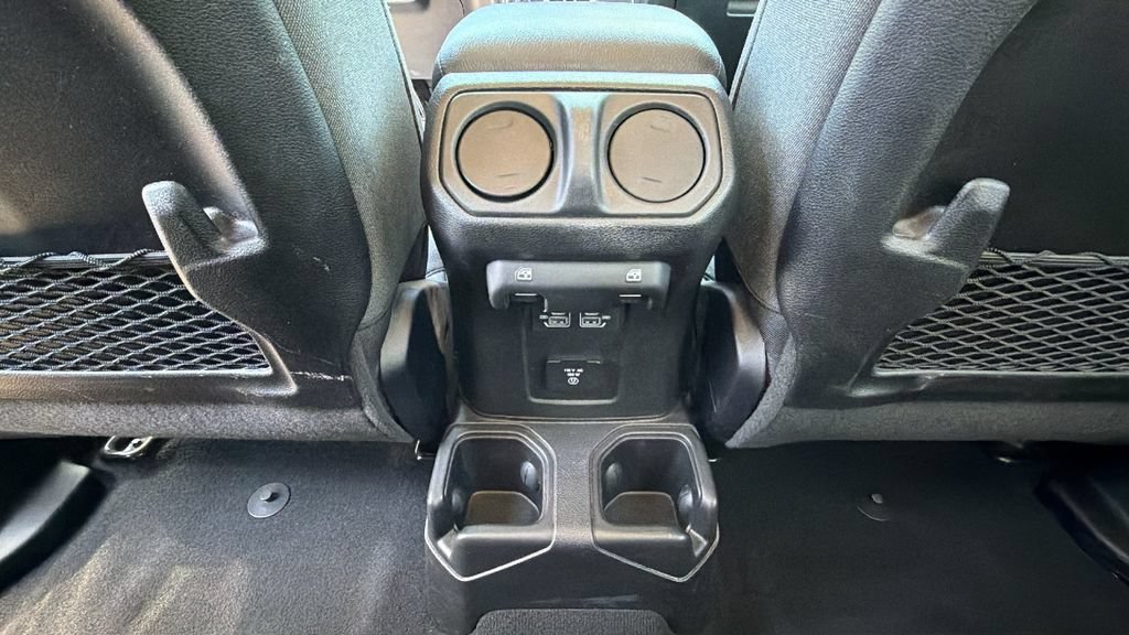 Used 2026 Jeep Wrangler Unlimited Rubicon AWD/4WD image 25