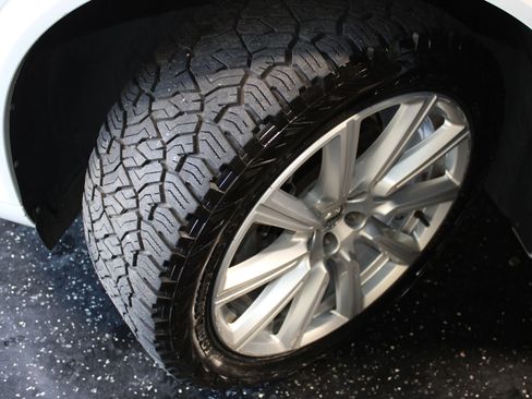 Used 2017 Volvo XC90 T6 Momentum w/ Vision Package AWD/4WD image 46