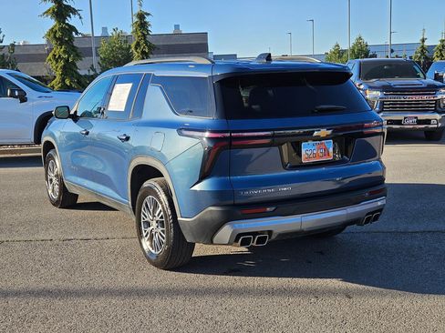Used 2025 Chevrolet Traverse LT AWD/4WD image 5