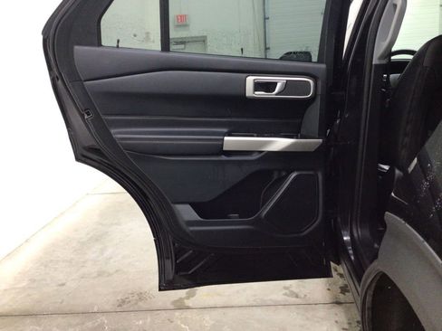 Used 2022 Ford Explorer XLT w/ Equipment Group 202A image 21