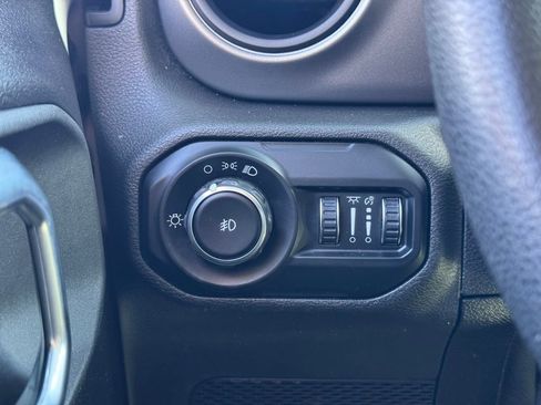 Used 2021 Jeep Wrangler Sport image 19