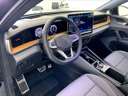 New 2026 Volkswagen Tiguan SEL R-Line image 7