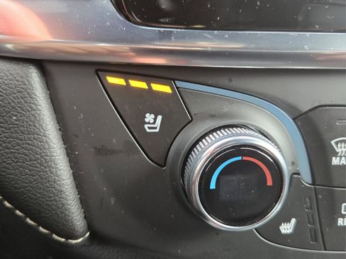 Used 2022 Chevrolet Traverse Premier w/ Redline Edition image 18