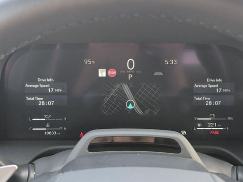Used 2025 Lexus GX 550 w/ Accessory Package (2T) AWD/4WD image 16