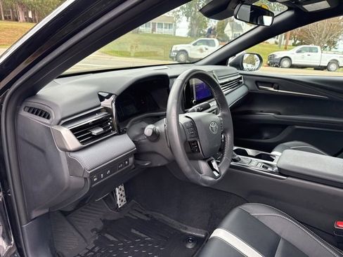 Used 2025 Toyota Camry SE image 29