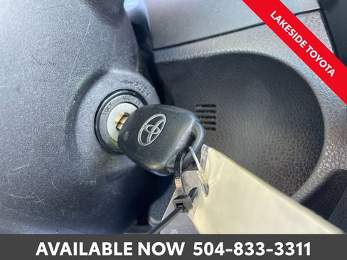 Used 2016 Toyota Corolla LE image 32