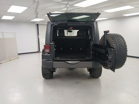 Used 2017 Jeep Wrangler Freedom Edition image 7