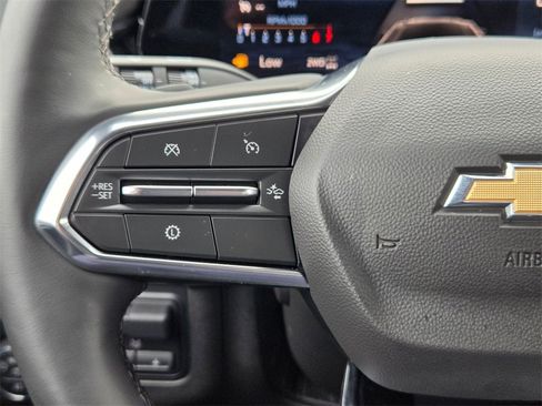 Used 2025 Chevrolet Suburban High Country image 23