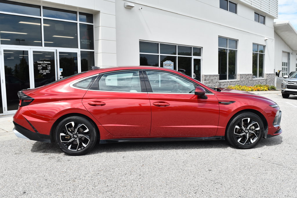 Used 2025 Hyundai Sonata SEL FWD image 2