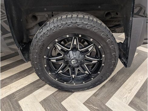 Used 2016 Chevrolet Silverado 1500 LTZ Z71 w/ LTZ Plus Package AWD/4WD image 18