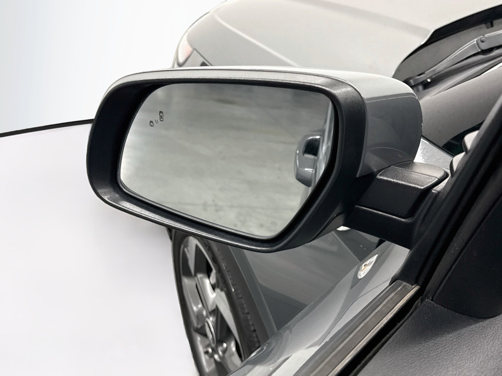 Used 2025 Hyundai Venue SEL FWD image 16