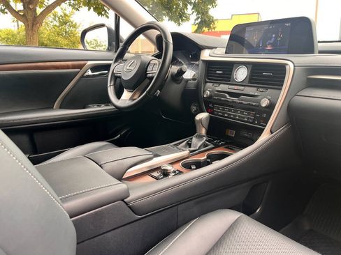 Used 2021 Lexus RX 350L Premium w/ Premium Package AWD/4WD image 28