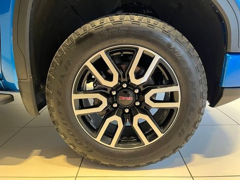 Used 2024 GMC Sierra 1500 AT4 w/ Technology Package AWD/4WD image 25