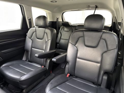 Certified 2025 Kia Telluride S FWD image 3