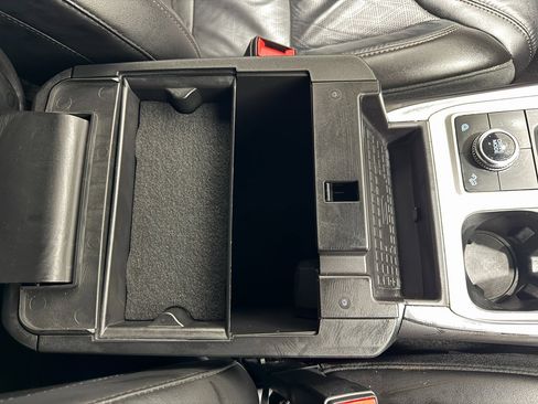 Used 2023 Ford Explorer Platinum w/ Technology Package image 30