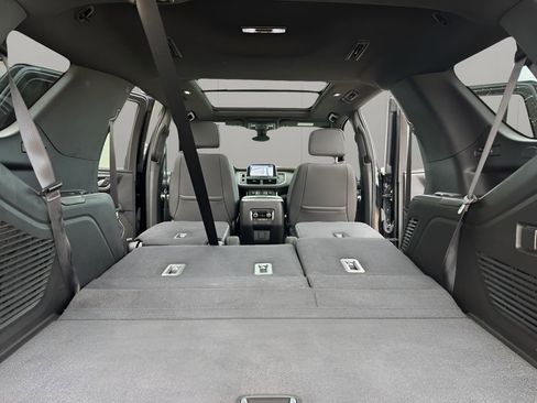 Used 2021 Chevrolet Tahoe High Country w/ Premium Package image 38