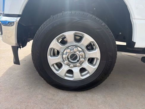 Used 2024 Ford F250 XLT image 9
