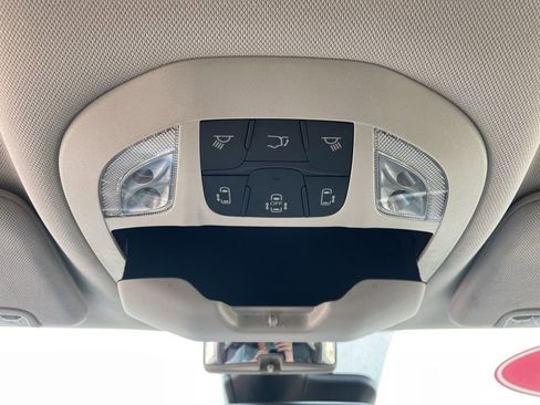 Used 2024 Chrysler Pacifica Touring-L FWD image 26