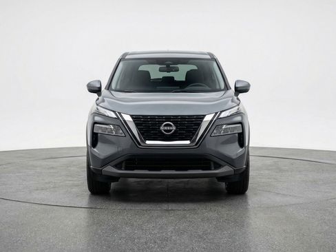 Used 2025 Nissan Rogue SV AWD/4WD image 2