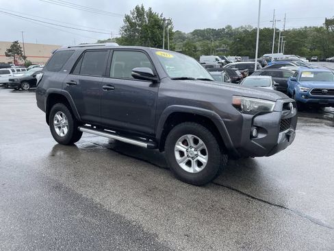 Used 2017 Toyota 4Runner SR5 Premium AWD/4WD image 6