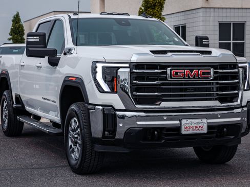 Used 2025 GMC Sierra 2500 SLE w/ SLE Value Package; AWD/4WD image 3