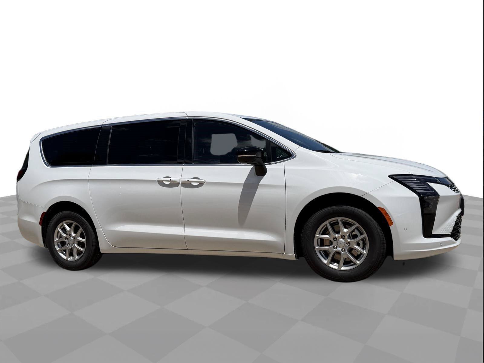 New 2027 Chrysler Pacifica Select FWD image 4
