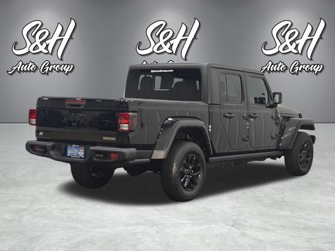 Used 2023 Jeep Gladiator Sport AWD/4WD image 18