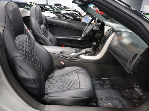 Used 2005 Chevrolet Corvette Convertible w/ Preferred Equipment Group image 30