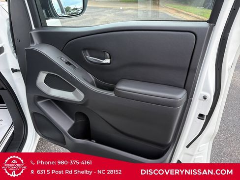 Certified 2025 Nissan Frontier SV RWD image 38