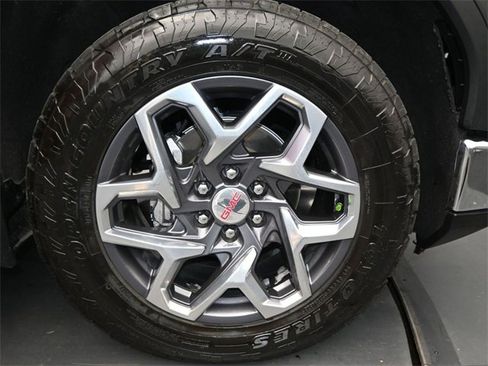 Used 2022 GMC Sierra 1500 SLT w/ SLT Premium Plus Package image 18