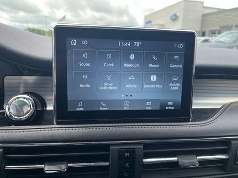 Used 2022 Lincoln Corsair AWD w/ Premium Package image 16